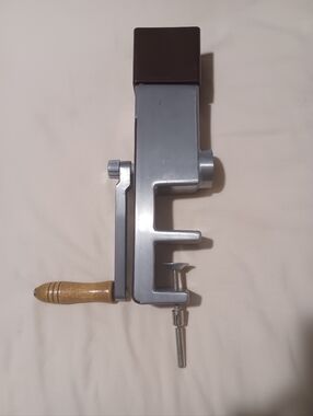 Vintage back to basics manual meat grinder